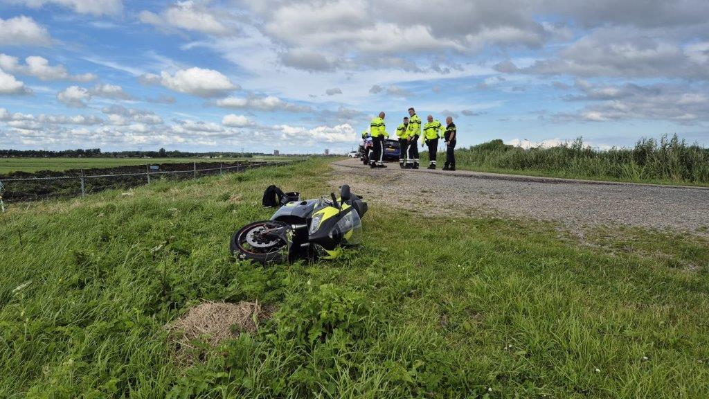 Crash-motorrijder-na-achtervolging-Oosterdwarsweg-Wijdewormer-11-07-2024