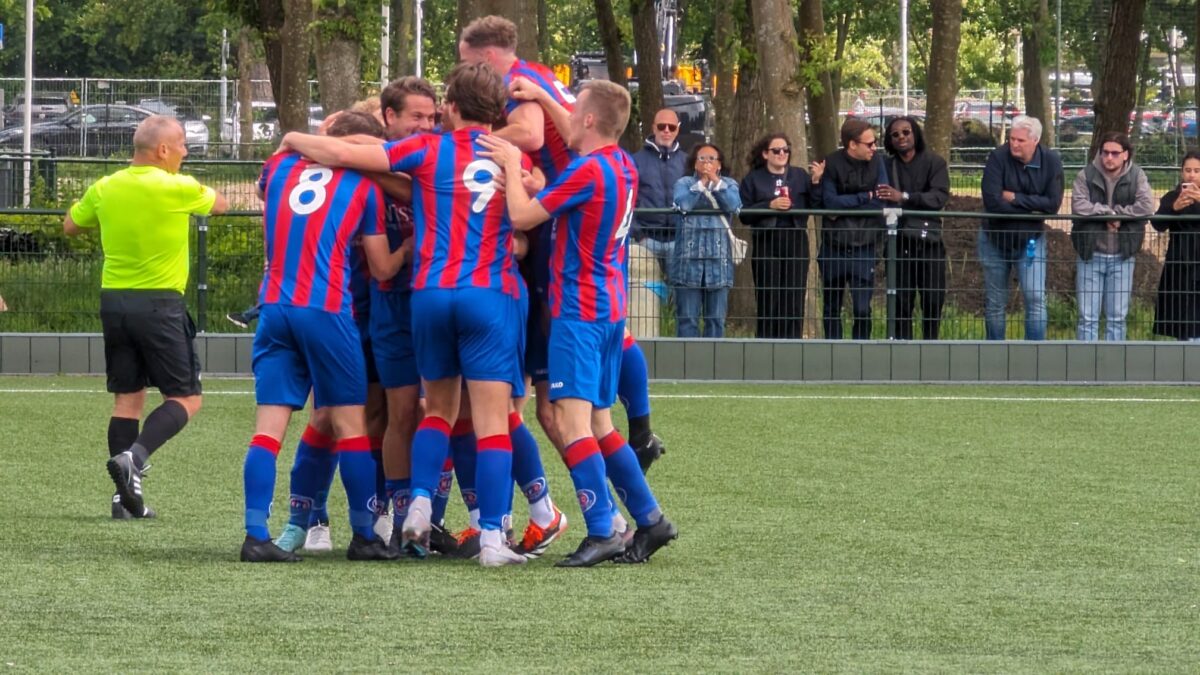 Voetbal-kfc-de-meern-2-1-nacompetitie-9-juni-2024-Door-Edwin-Kleiss-feest-na-eerste-goal