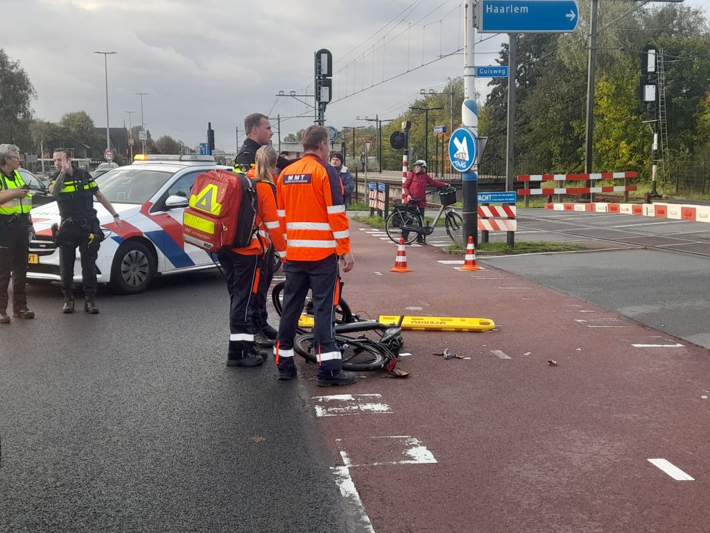 Aanrijding-letsel-Guisweg-Zaandijk-09-10-2024-Michel-Schermer-5