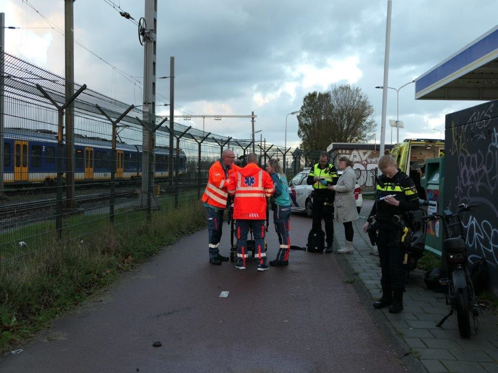 Aanrijding-fatbike-scooter-fietspad-Wandelweg-Wormerveer-18-11-2024-Michel-Schermer-1