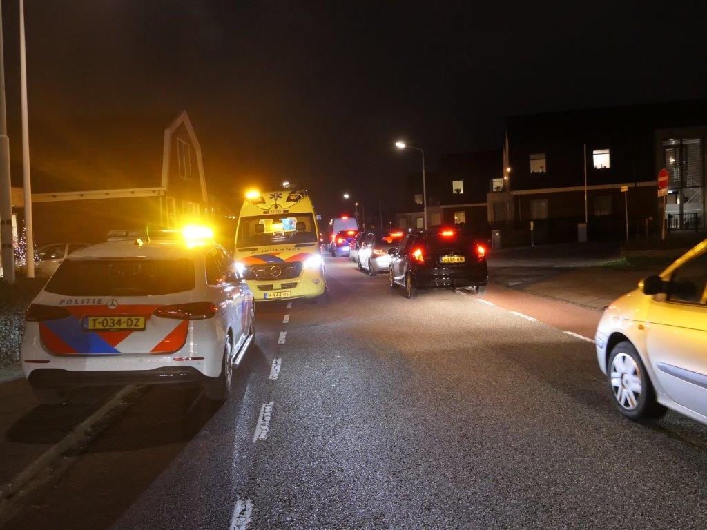 Aanrijding-auto-scooter-Dorpsstraat-Assendelft-11-12-2024-Michel-Schermer-3