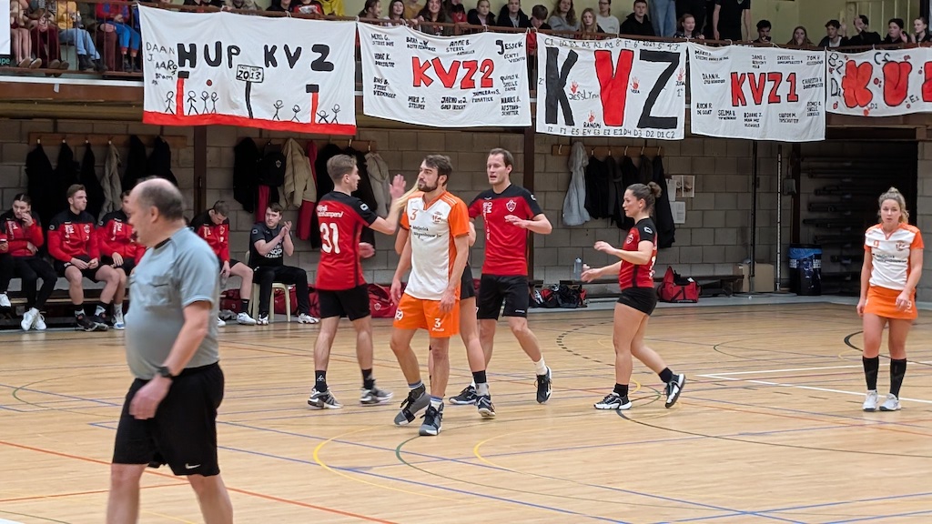 KVZ-23-Tweemaal-Zes-korfbal-25-jan-2025-doelpunt-vieren