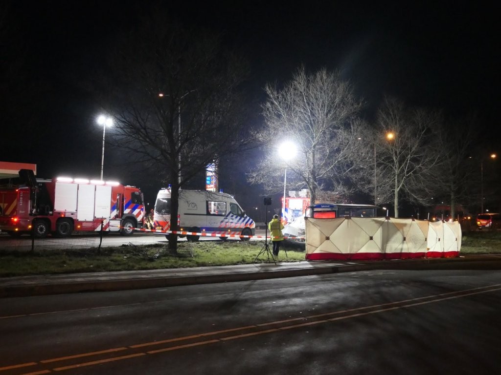 Dodelijk-verkeersongeval-Prins-Bernhardweg-Zaandam-21-03-2025-Michel-Schermer-2