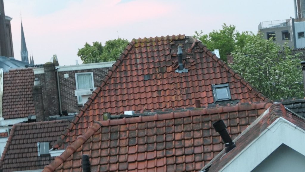 Blikseminslag-woning-Schoolmeestersstraat-Zaandam-14-06-2025-Michel-Schermer-9