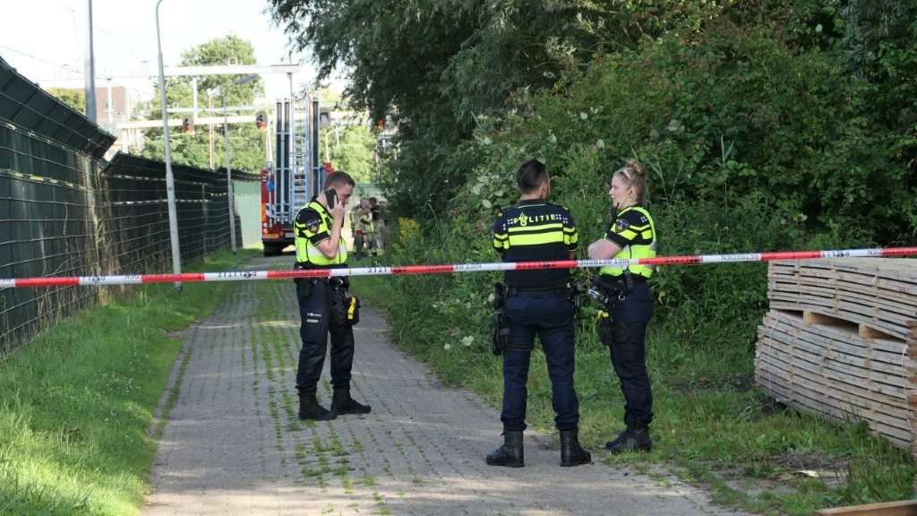 Brand-en-vuurwerk-pand-Wandelweg-Wormerveer-24-07-2025-Michel-Schermer-3