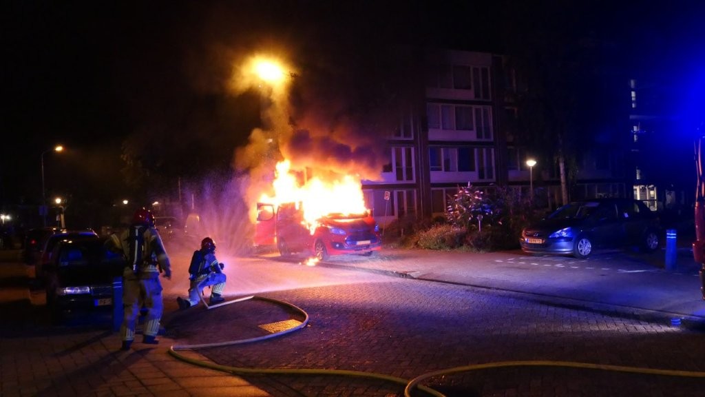 Autobrand-Willem-Dreeslaan-Zaandijk-01-08-2025-Michel-Schermer-4