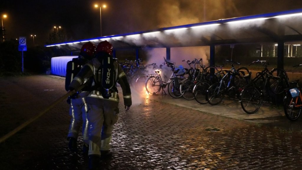 Brand-fietsenstalling-station-Zaandijk-Zaanse-Schans-22-09-2025-Michel-Schermer-4