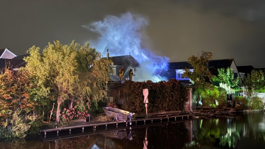 Schuurbrand-De-Hoper-Oostzaan-12-09-2025-Michel-Schermer-1
