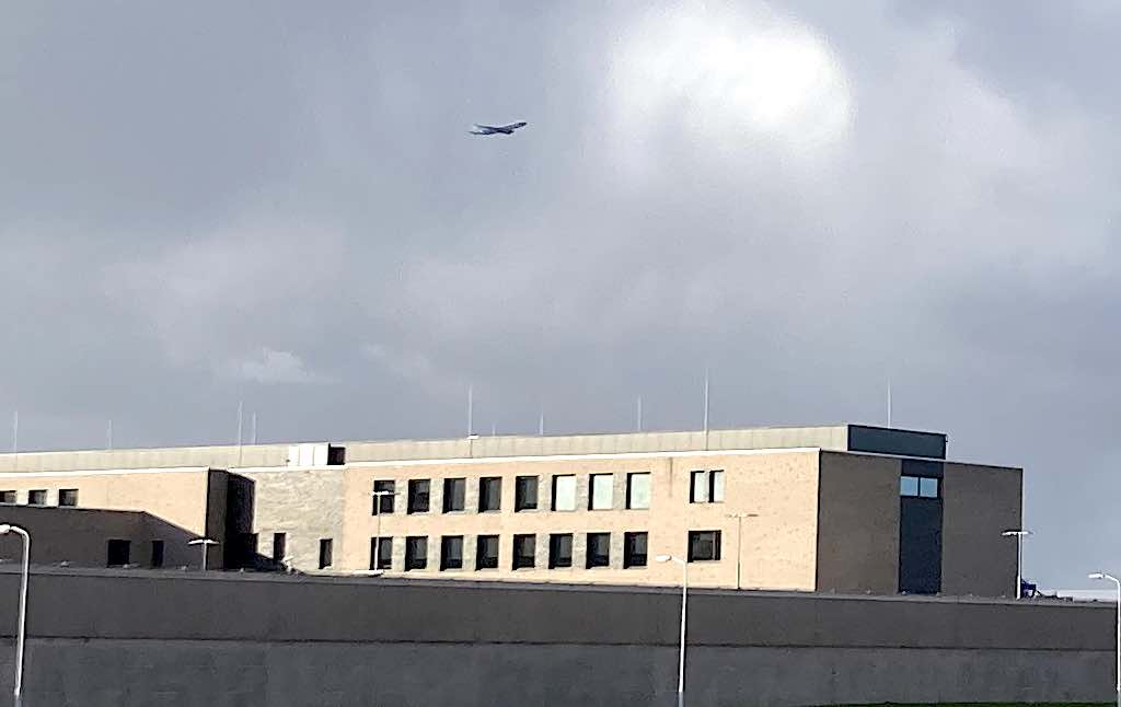 vliegtuig-zaanbajes-nov-2021-orkaan